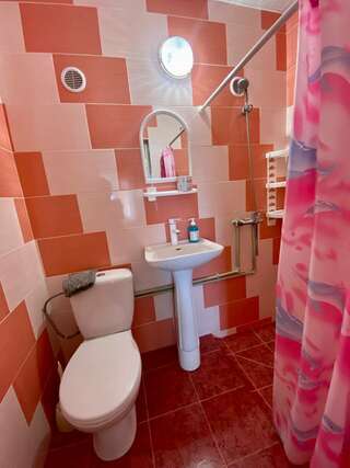 Гостиница Шарм Николаевка Стандартный трехместный номер-5