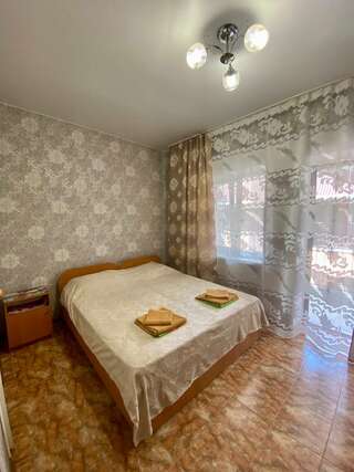 Гостиница Шарм Николаевка Стандартный трехместный номер-1