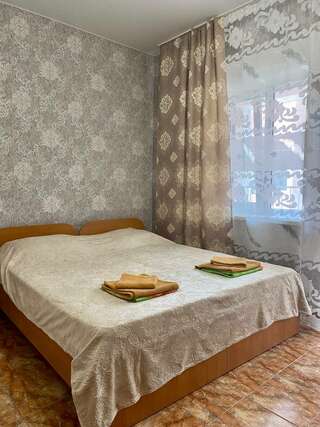 Гостиница Шарм Николаевка Стандартный трехместный номер-2